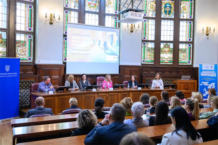 Slika /slike/Vijesti/2022/panelisti Vujović, Jajetić, Pavišić, Krstić, Erdeljac i Dvornik3.jpg